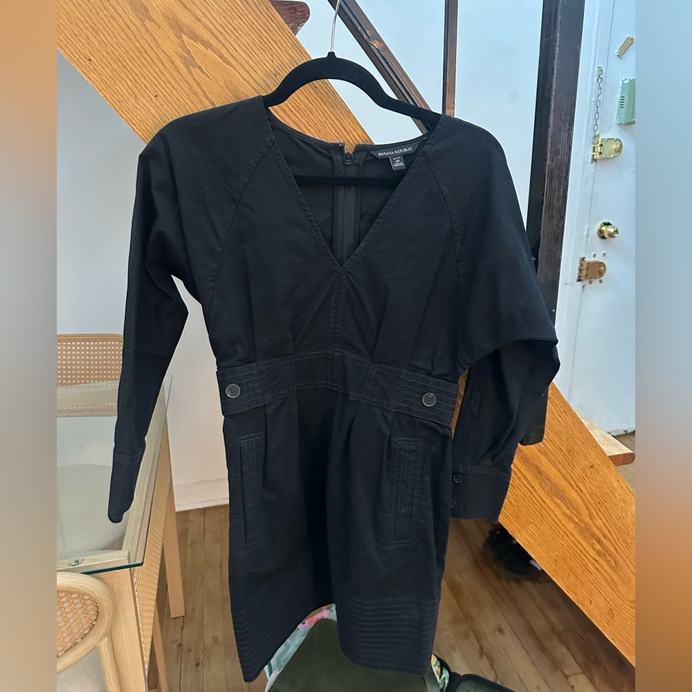 Black Banana Republic V-Neck Long Sleeve Dress